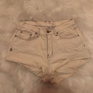 Somedays lovin vintage high waisted shorts